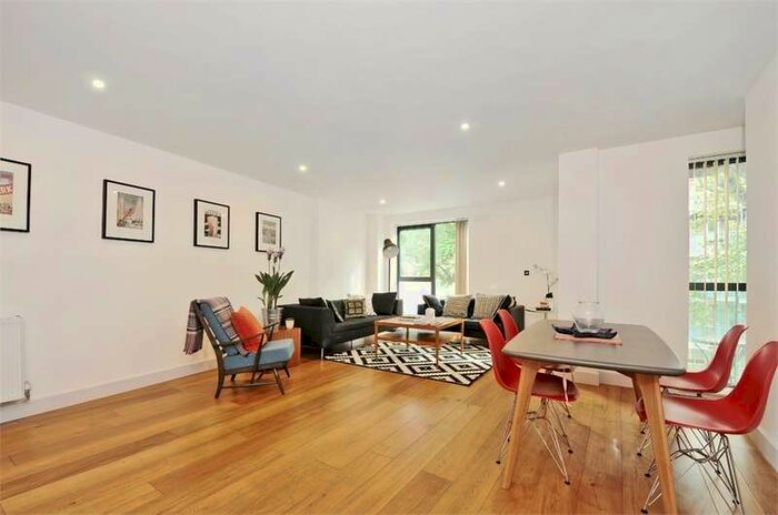 2 Bedroom Flat To Rent In Lions Gate, 229 Long Lane, London Bridge, SE1, SE1