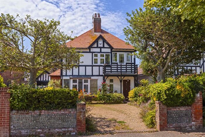 3 Bedroom Detached House For Sale In Windsor Road, Worthing, BN11