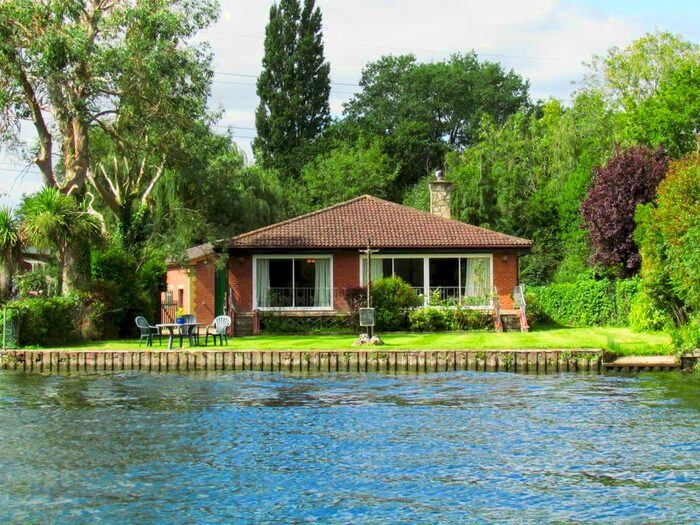 3 Bedroom Detached House To Rent In Dockett Eddy, Chertsey, KT16