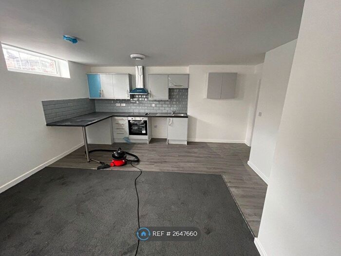 2 Bedroom Flat To Rent In Romsey Road, Southampton, SO16