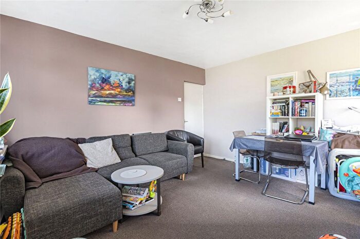 2 Bedroom Flat For Sale In Wanborough Drive, London, SW15