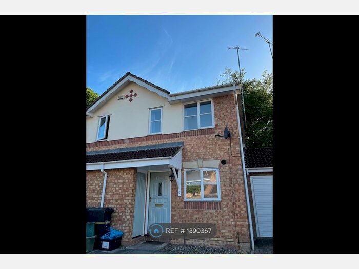 2 Bedroom Semi-Detached House To Rent In Birchwood Court, Bristol, BS4