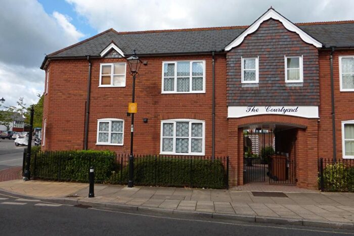 1 Bedroom Flat To Rent In Romsey, Hampshire, SO51