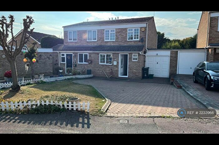 3 Bedroom Semi-Detached House To Rent In Knapton Close, Chelmsford, CM1