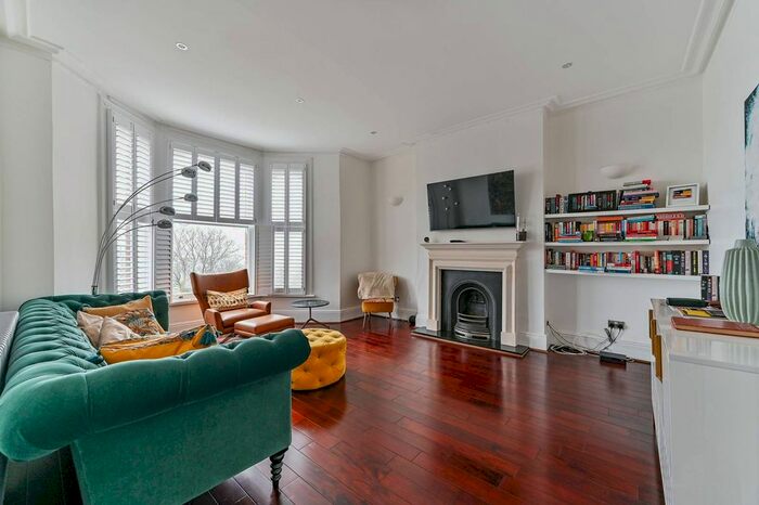 2 Bedroom Flat To Rent In Farquhar Road, Crystal Palace, London, SE19
