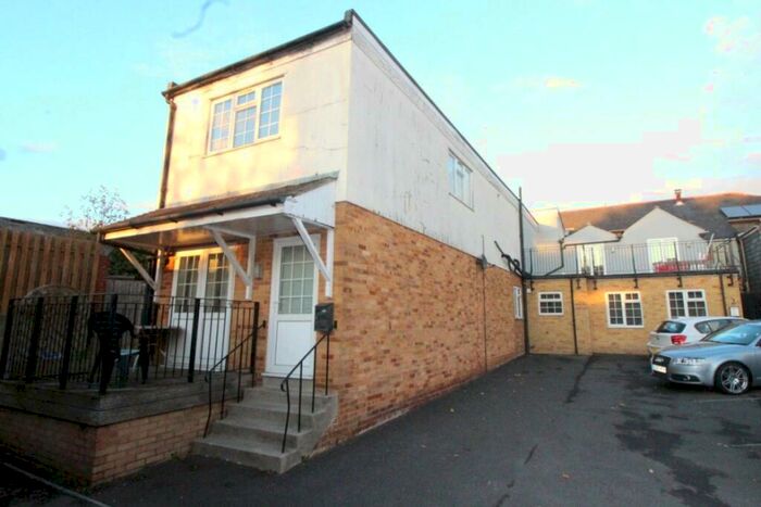 2 Bedroom Flat To Rent In Shirley Road, Southampton, SO15