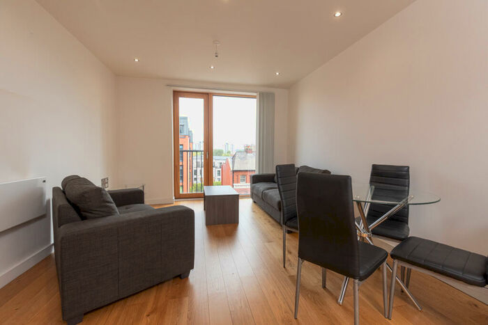 1 Bedroom Apartment To Rent In Chapel Street, Salford, M3