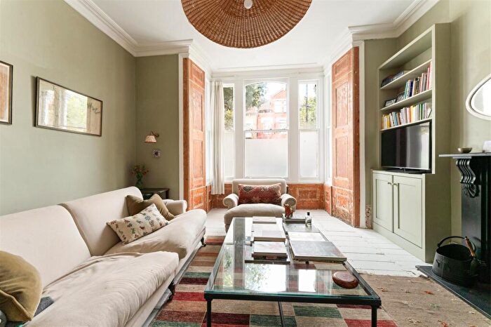 1 Bedroom Flat For Sale In Dunsmure Road, Stamford Hill, N16