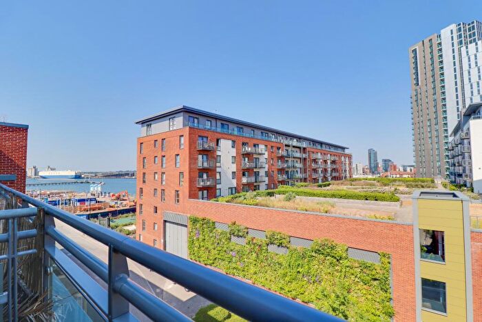 2 Bedroom Apartment For Sale In Woolston, Southampton, SO19