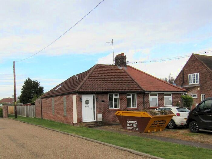3 Bedroom Semi-Detached Bungalow To Rent In Wivenhoe Road, Alresford, Colchester, CO7
