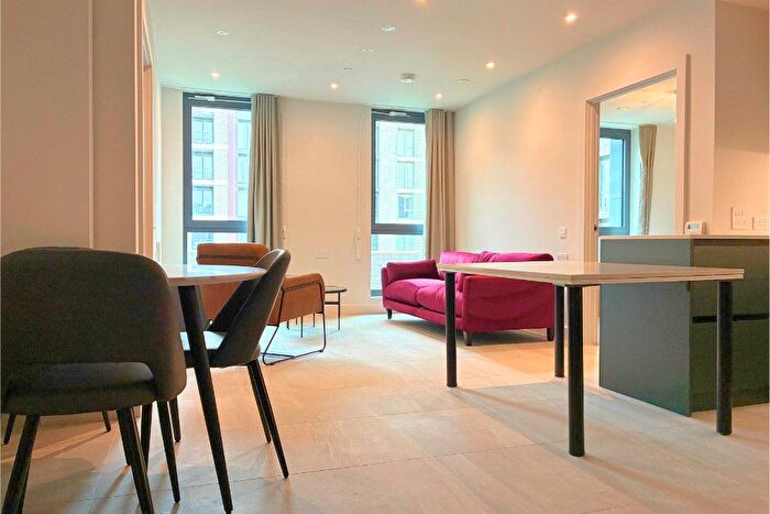 2 Bedroom Flat To Rent In Boulevard Place, Hove, East Sussex, BN3