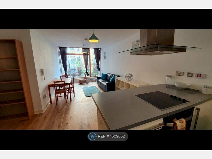 2 Bedroom Flat To Rent In Design House, Manchester, M4