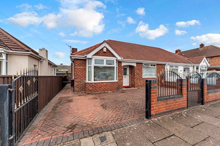 2 Bedroom Semi-Detached Bungalow For Sale In Malvern Avenue, Grimsby, DN33