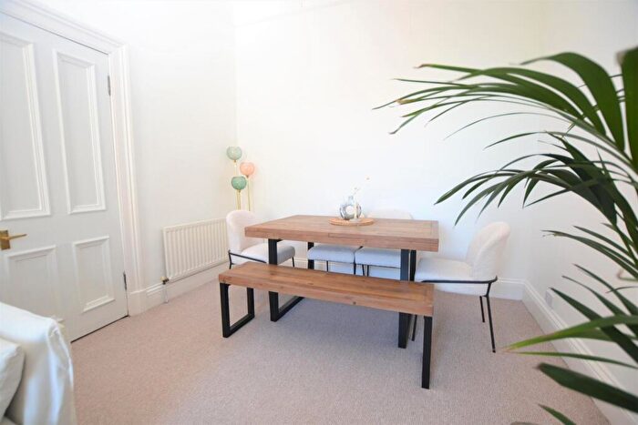 1 Bedroom Flat To Rent In Rodney Street, Canonmills, Edinburgh, EH7
