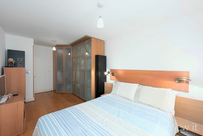 1 Bedroom Flat To Rent In Vauxhall Bridge Road, Victoria, London, SW1V