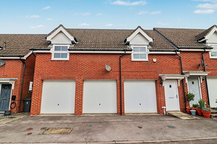 2 Bedroom Detached House For Sale In Hansen Gardens, Hedge End, SO30