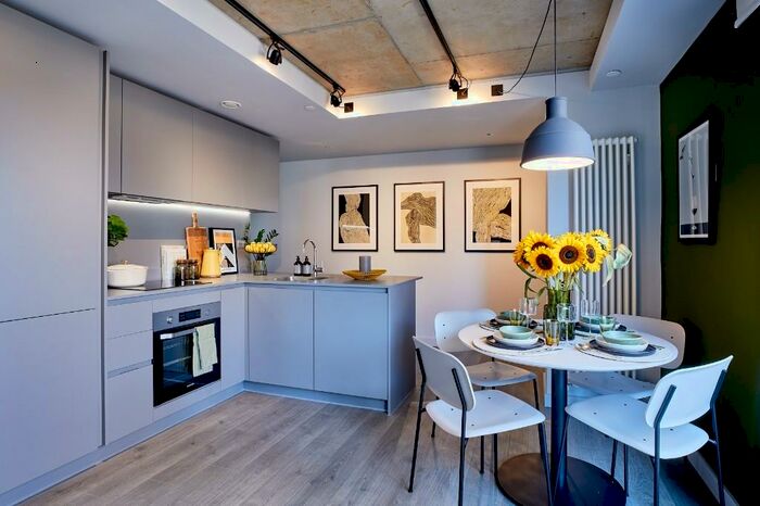 2 Bedroom Apartment To Rent In Wharf Approach, Leeds, West Yorkshire, LS1