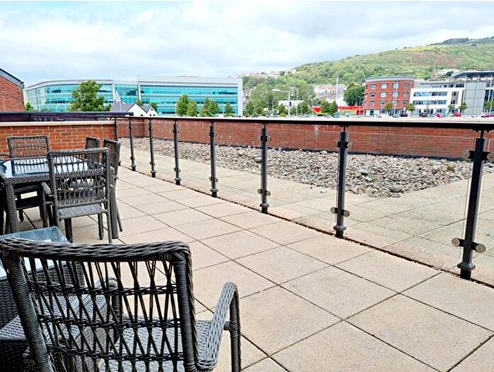 1 Bedroom Apartment To Rent In Kings Road, Swansea, SA1