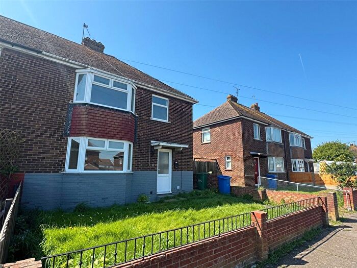 3 Bedroom Semi-Detached House To Rent In Swale Avenue, Queensborough, ME11
