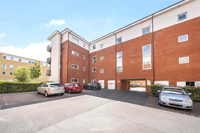 1 Bedroom Apartment For Sale In Drake Way, Reading, Berkshire, RG2