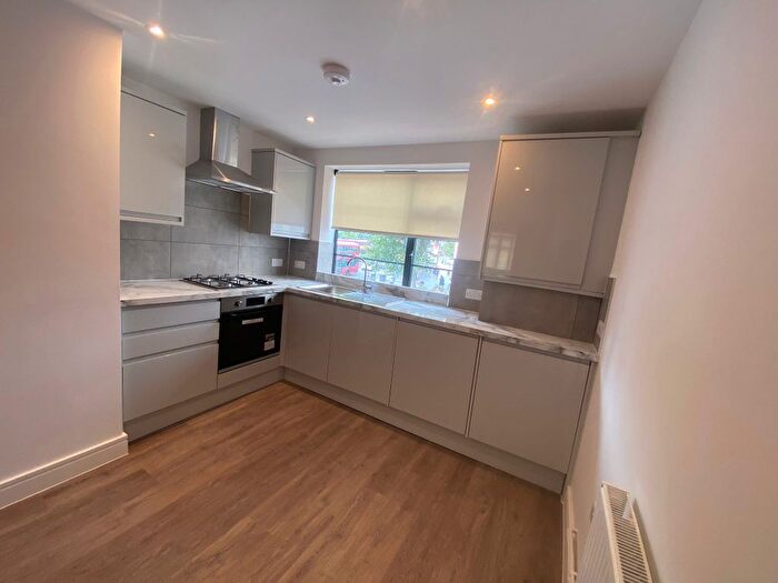 2 Bedroom Flat To Rent In High Road, London, N22