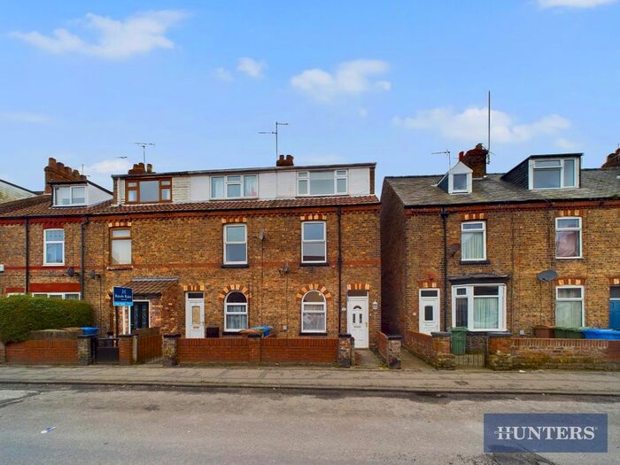 3 Bedroom Property To Rent In St. Johns Walk, Bridlington, YO16