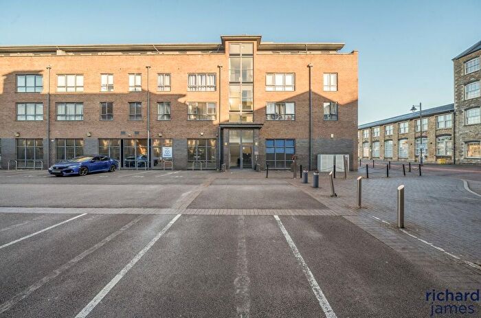 1 Bedroom Flat For Sale In Fire Fly Avenue, Swindon, SN2