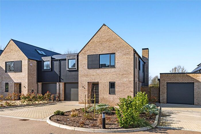 4 Bedroom Semi Detached House For Sale In Sandpiper Close, Appledore, Ashford, Kent, TN26