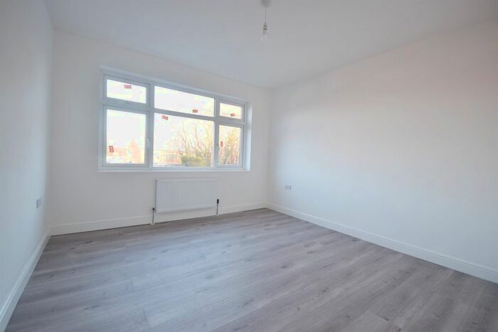 2 Bedroom Flat To Rent In Buckingham Road, Cheadle Hulme, Cheadle SK8