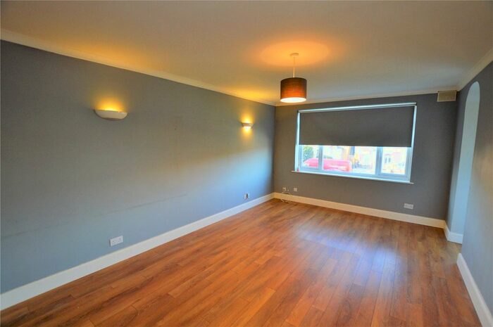 2 Bedroom Flat To Rent In Croydon Road, London, SE20