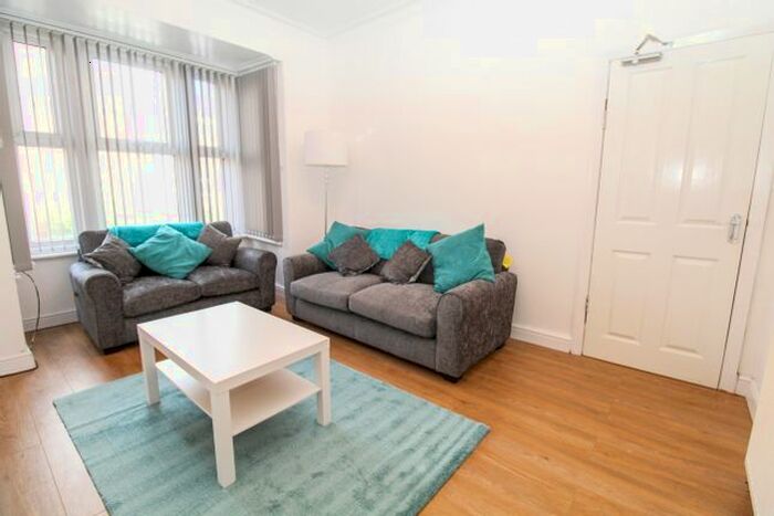 4 Bedroom Terraced House To Rent In Wetherby Grove, Burley, Leeds, LS4