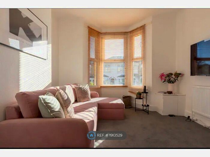 1 Bedroom Flat To Rent In Soames Street, London, SE15