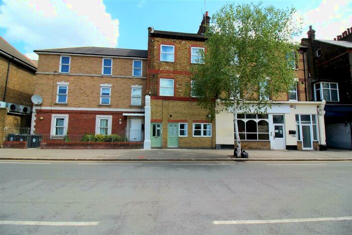 2 Bedroom Flat To Rent In Wood Street, London, E17