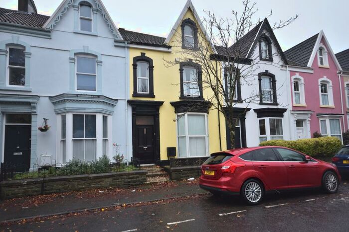 6 Bedroom House To Rent In St Helens Avenue, SA1