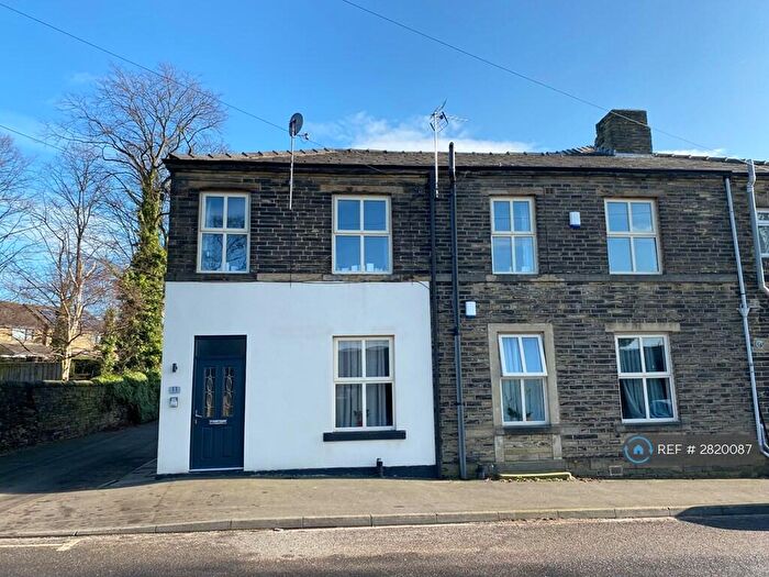 2 Bedroom Flat To Rent In Scholes, Cleckheaton, BD19
