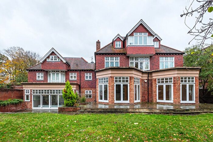 8 Bedroom Detached House For Sale In Robinswood, Kingston Vale, London, SW15