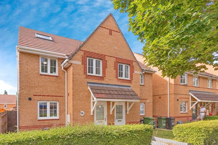 4 Bedroom Semi-Detached House For Sale In Jubilee Avenue, Portsmouth, PO6