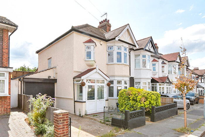 3 Bedroom Semi-Detached House For Sale In Hamilton Avenue, Barkingside, Ilford, Redbridge, IG6