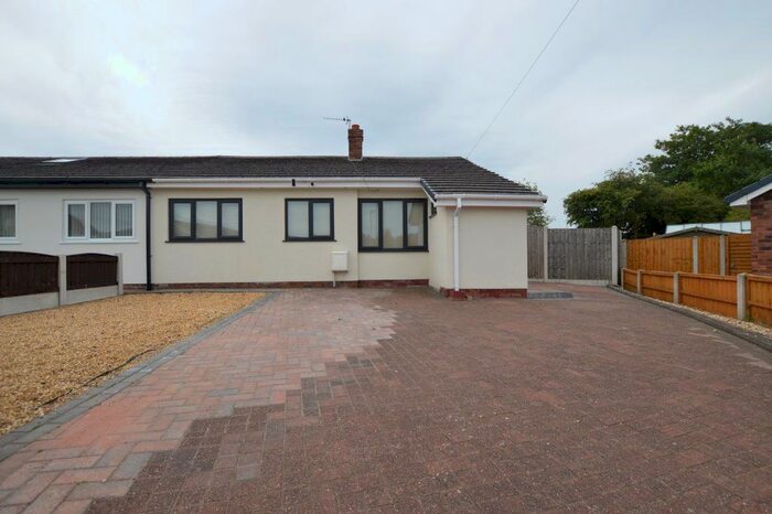 3 Bedroom Bungalow To Rent In Sunleigh Road, Hindley, Wigan, WN2