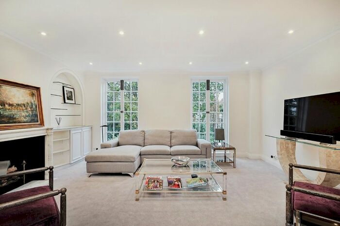 4 Bedroom Detached House To Rent In Abbotsbury Road, London W14