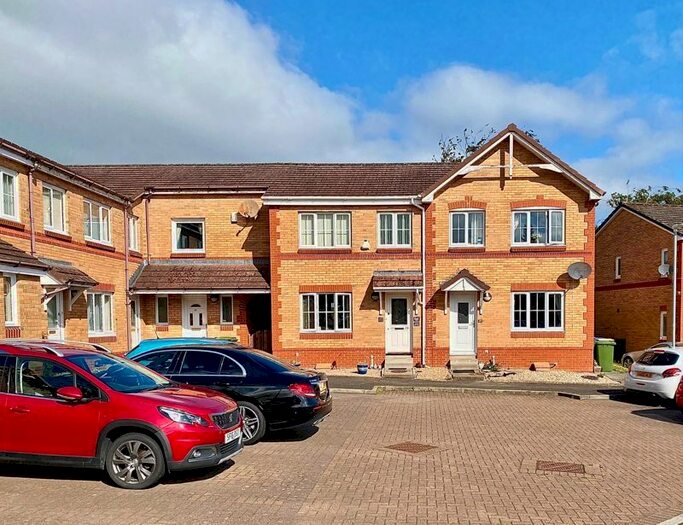 3 Bedroom Terraced House For Sale In Bankfield Park, Ayr, KA7