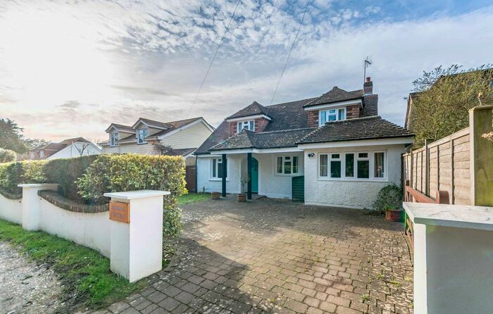 4 Bedroom Detached House For Sale In Dukes Road, Fontwell, Arundel, BN18