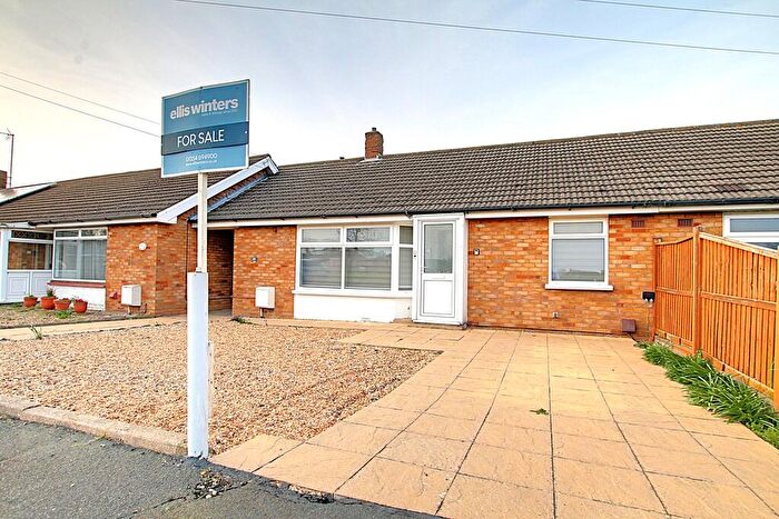 3 Bedroom Semi-Detached Bungalow For Sale In Newlands Road, Chatteris, PE16