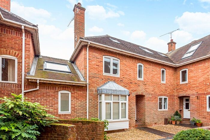 4 Bedroom Flat To Rent In St. Thomas Street, Winchester, SO23