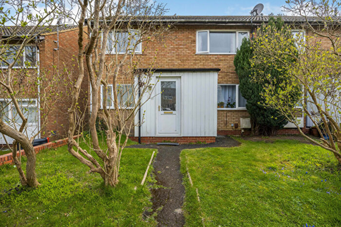2 Bedroom Flat To Rent In Rowle Close, Stantonbury, Milton Keynes, MK14