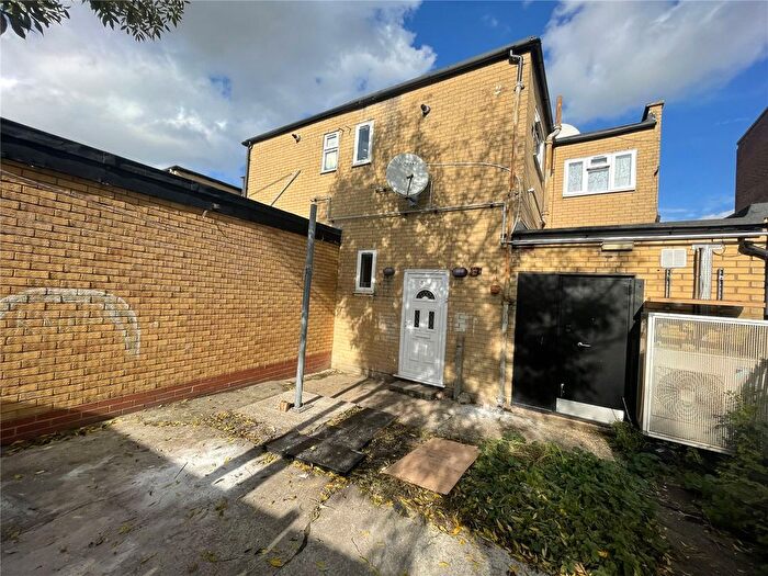 2 Bedroom Flat To Rent In New Heston Road, Hounslow, Greater London, TW5
