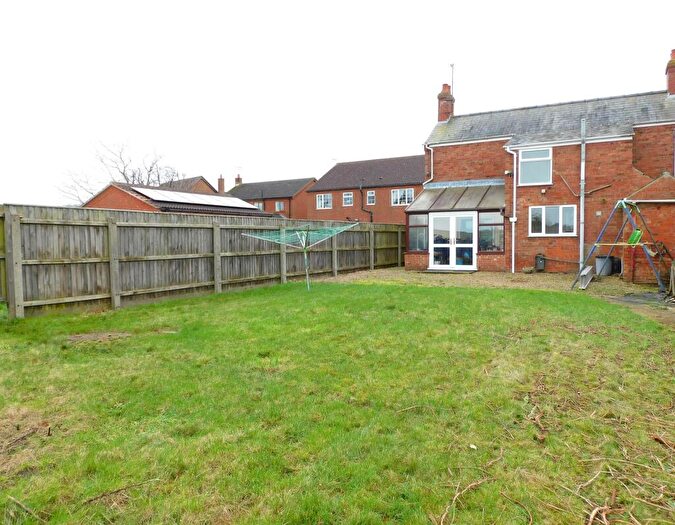 2 Bedroom Detached House For Sale In Washway Road, Saracen's Head, PE12
