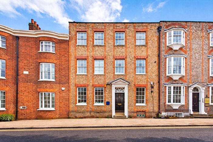 1 Bedroom Flat For Sale In Castle Street, Reading, Berkshire, RG1
