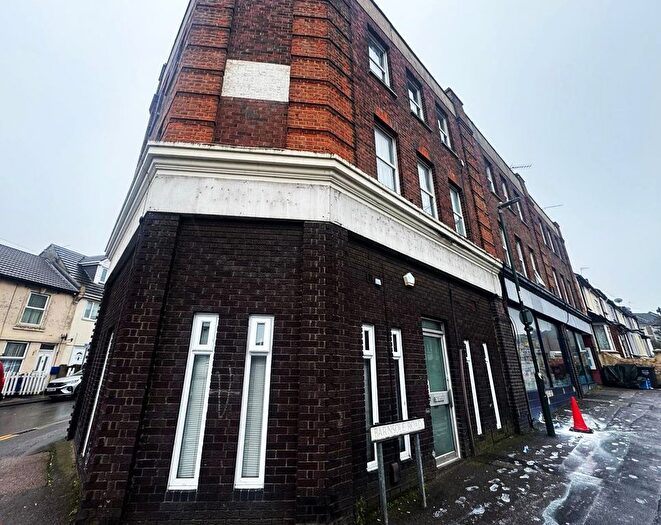 1 Bedroom Flat To Rent In Barnsole Road, Gillingham, ME7