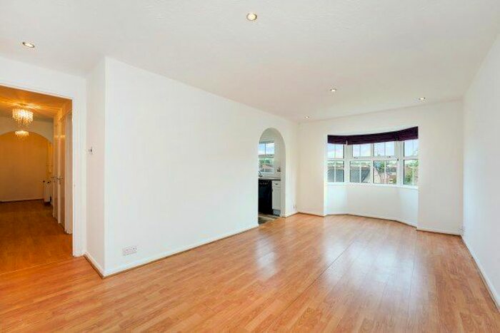2 Bedroom Flat To Rent In Shire Place, London, SW18